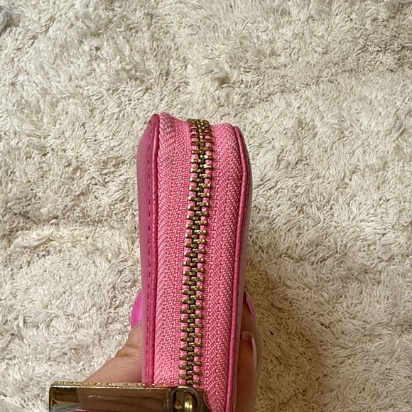 Tory Burch Fuchsia Mini Robinson Wallet Zip Around with Gold Logo - Picture 3 of 10